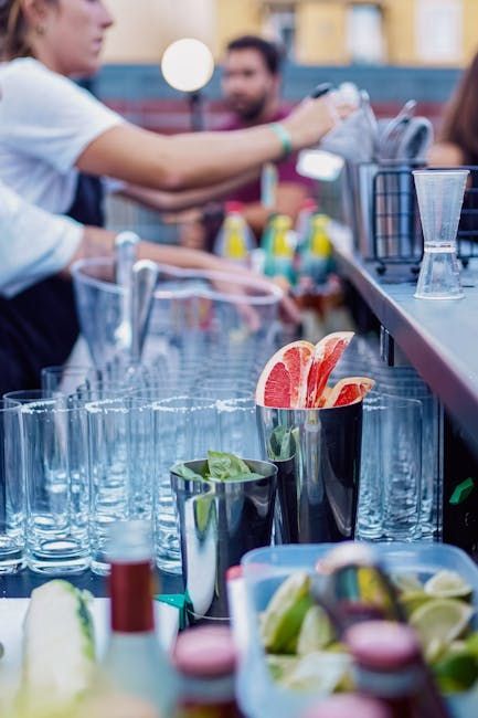 How to Plan Bar Service for 100, 200, and 500+ Guests in Denver
